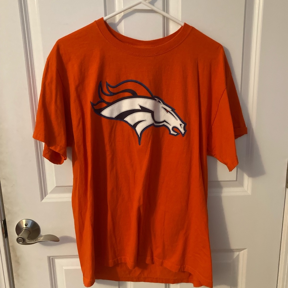 Boys Large Denver Broncos t-shirt